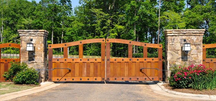 Wooden Driveway Gate Repair Rolling Hills